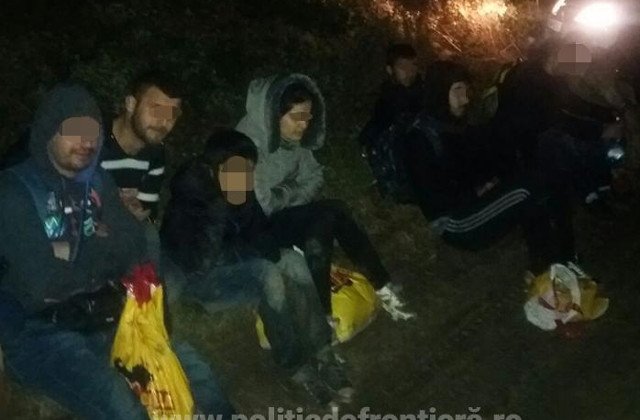 16 irakieni,  descoperiti pe malul Dunarii dupa ce au trecut ilegal granita