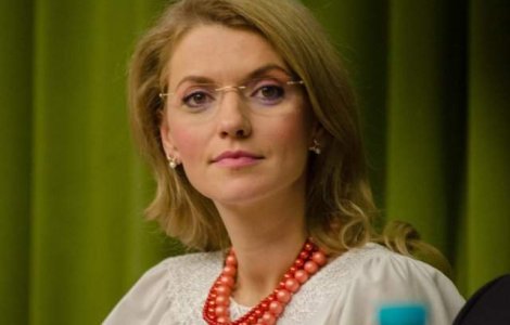 Alina Gorghiu: "Nu stiu ce mai cauta domnul Dragnea in Parlamentul Romaniei"