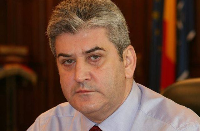 Gabriel Oprea si-a pierdut titlul de senator, incepand de marti. Postul lui a fost declarat vacant