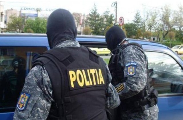 Perchezitii in Arges, la 45 de proxeneti. Au obtinut 3 milioane de euro de pe urma prostituatelor