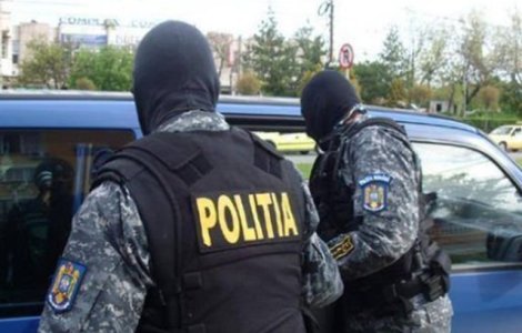 Perchezitii in Arges, la 45 de proxeneti. Au obtinut 3 milioane de euro de pe urma prostituatelor