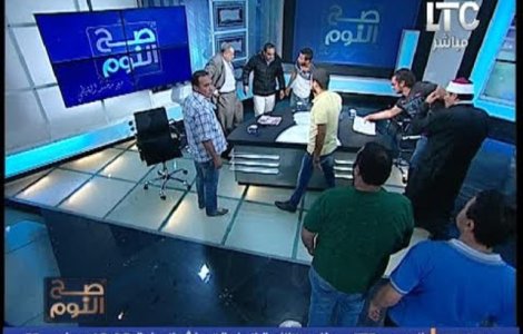  Video  Un imam, batut de un avocat in direct, in timpul unei emisiuni