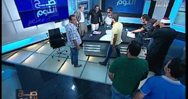  Video  Un imam, batut de un avocat in direct, in timpul unei emisiuni