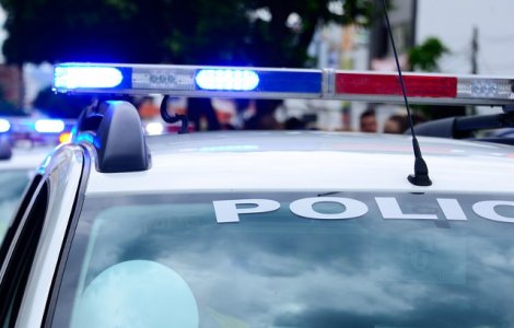 O fetita s-a plans soferului care o aducea de la scoala ca nu si-a putut trezi parintii. Ce au descoperit autoritatile