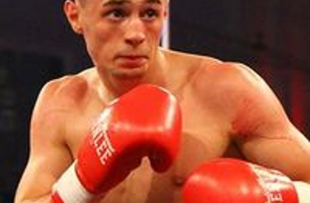 Timisoreanul Flavius Biea urca in ring in cadrul unei gale de box la Bucuresti