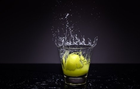  Top  Ascunde beneficii NEBANUITE! De ce trebuie sa bei ZILNIC apa cu turmeric