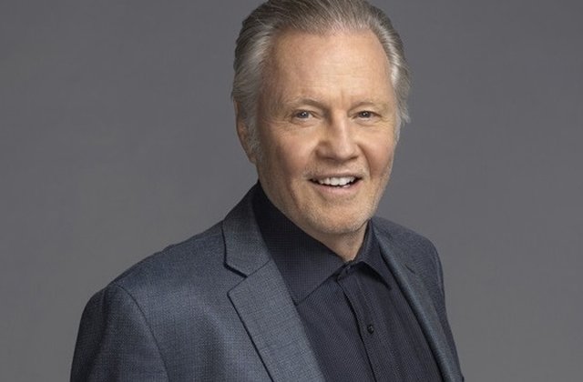 Jon Voight ii ia apararea lui Donald Trump si critica "declaratia urata" a actorului Robert De Niro