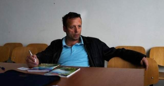 Hackerul Guccifer, adus din SUA in Romania si incarcerat la Rahova