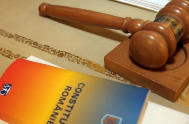 Curtea Constitutionala a respins dezincriminarea conflictului de interese in cazul parlamentarilor care si-au angajat rudele la cabinetul parlamentar