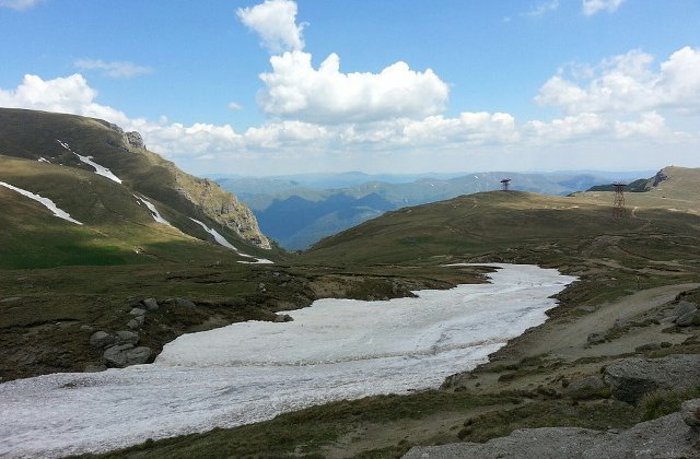 Turist blocat pe un traseu din Masivul Bucegi, cautat de salvamontistii din Busteni