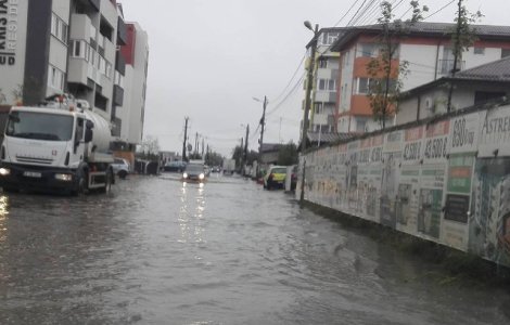 Peste 60 de gospodarii din Bucuresti si Ilfov au fost inundate