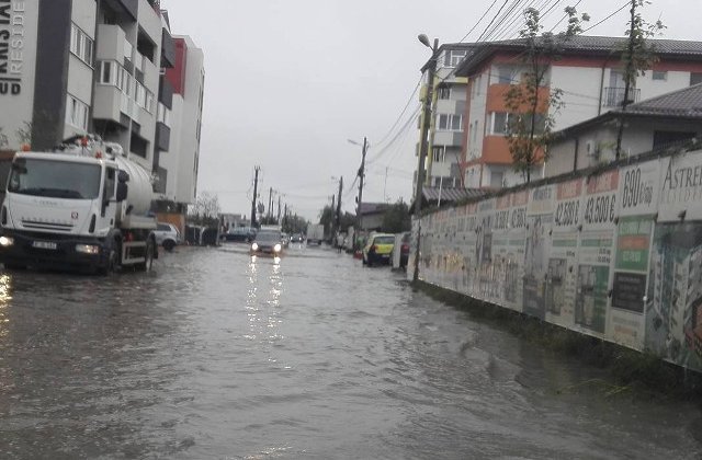 Peste 60 de gospodarii din Bucuresti si Ilfov au fost inundate in urma ploilor abundente