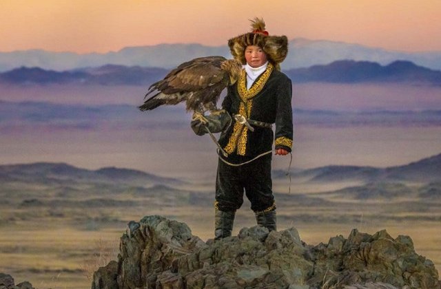 Documentarul "The Eagle Huntress", in premiera nationala la KINOdiseea 2016