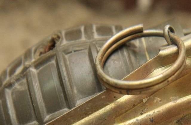 Grenada defensiva descoperita pe strada, in Baia Mare, la un adolescent