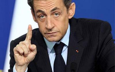 Sarkozy atrage atentia asupra...