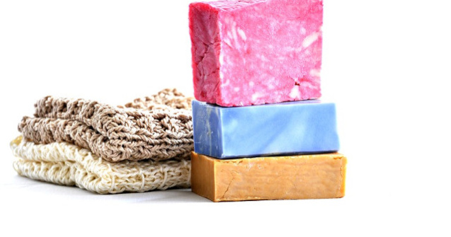 Motivul SURPRINZATOR pentru care ar trebui sa-ti pui un sapun sub asternuturi