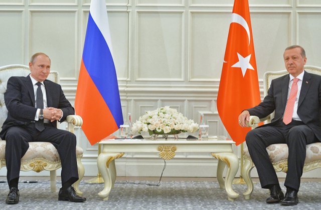 Putin s-a oferit sa-i trimita lui Erdogan sisteme rusesti de aparare antiracheta