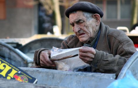 Cartel Alfa: Unul din cinci romani se confrunta cu saracia