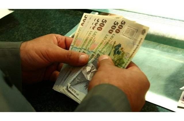 Legea care permite plata retroactiva a cotizatiilor pentru pensii pentru 5 ani, promulgata de Iohannis