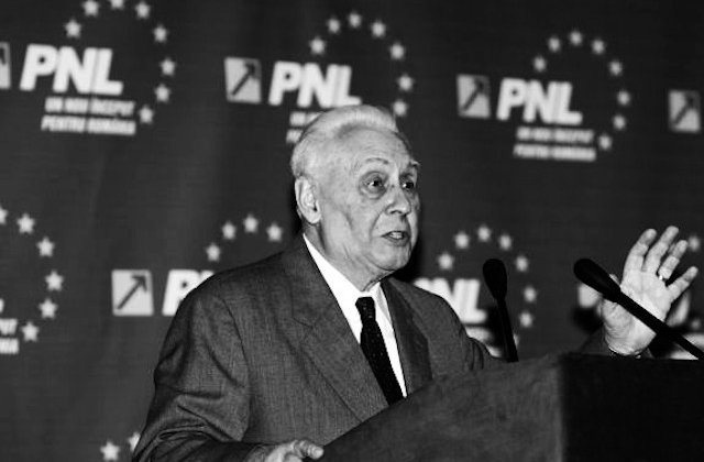 Radu Campeanu, primul lider PNL dupa comunism, a murit