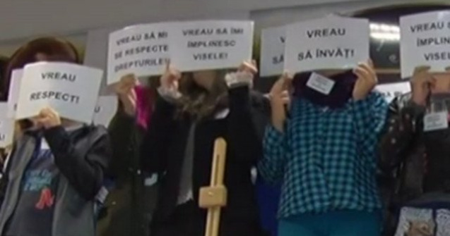 Elevul ai cărui colegi nu mai vor să intre la ore, scutit me