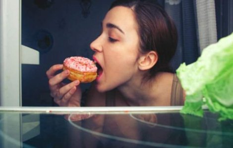  Top  Cinci alimente "interzise" inainte de culcare