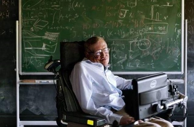 Stephen Hawking avertizeaza ca rasa umana este in pericol de disparitie