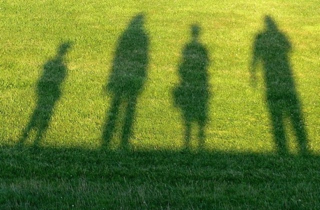 O familie de romani din Norvegia a castigat procesul cu Barnevernet pentru redobandirea celor doi copii care i-au fost luati in urma cu un an