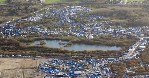 Autoritatile franceze au inceput operatiunea de evacuare din Calais