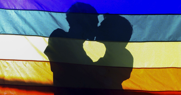 UPDATE CCR: Dezbaterile asupra casatoriilor gay se amana