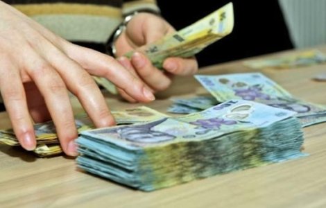 Salariile din mediul privat au crescut cu 8%, iar bonusurile cu 22%
