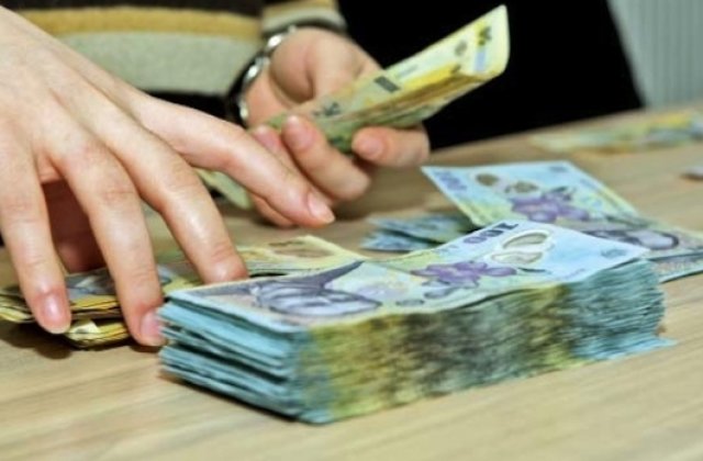 Salariile din mediul privat au crescut cu 8%, iar bonusurile cu 22%, in al treilea trimestru