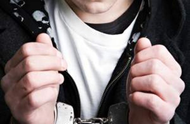 Aproape 2000 de minori sunt infractori 