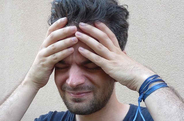 Uita de durerile severe de cap! Obiceiuri alimentare care te scapa de migrene