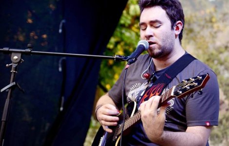 Un an de la Colectiv - Singurul supravietuitor al trupei Goodbye to Gravity este tot la recuperare in strainatate