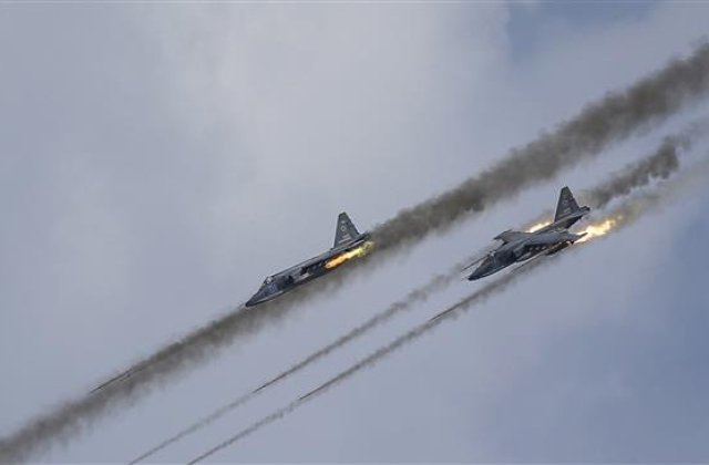 Un avion rusesc de lupta s-a apropiat periculos de mult de un avion american in estul Siriei