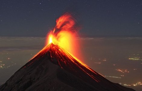  Video  Eruptie puternica a Vulcanului de Foc din Guatemala