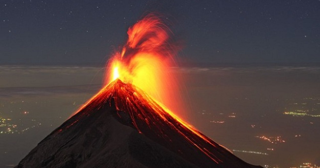  Video  Eruptie puternica a Vulcanului de Foc din Guatemala