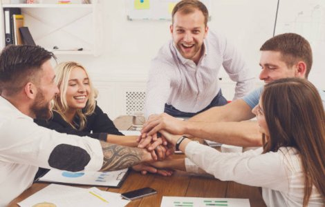 Fericirea angajatilor, o prioritate. Ce fac firmele care vor oameni loiali si multumiti