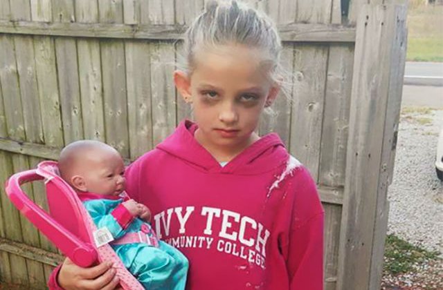 [FOTO] Aceasta fetita de 7 ani a castigat Halloween-ul. Uite in ce s-a costumat