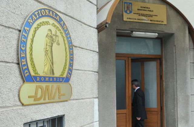 Ion Ariton a ajuns la DNA Ploiesti. Boc si Videanu, asteptati