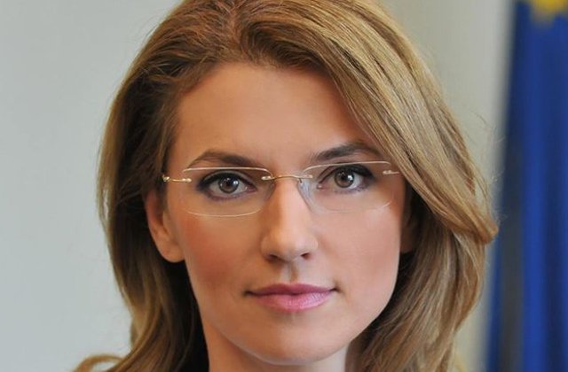 Alina Gorghiu vrea zi libera pentru studenti in 12 decembrie, cu ocazia alegerilor