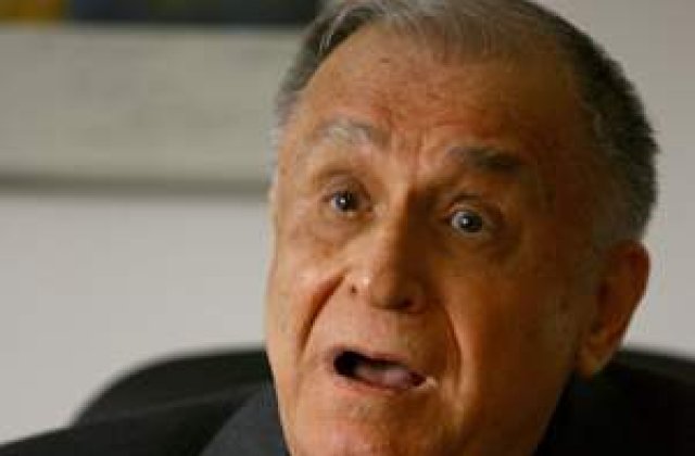 "Sunteti un personaj din istoria trista a Romaniei!" "Bun si care e problema dumitale? Ce te socheaza?"