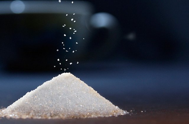 Se gaseste in orice casa! Intrebuintarile UIMITOARE ale zaharului
