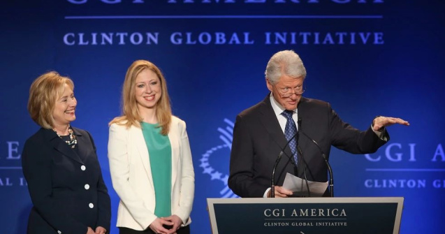 Clinton Foundation recunoaste ca a acceptat un milion de dolari