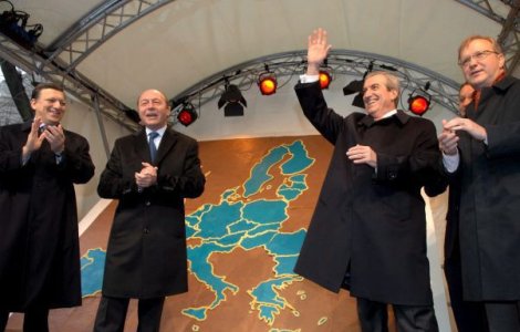 Averile candidatilor la Senat: Tariceanu si Basescu, cei mai bogati