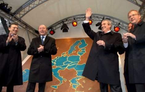 Averile candidatilor la Senat: Tariceanu si Basescu sunt cei mai bogati