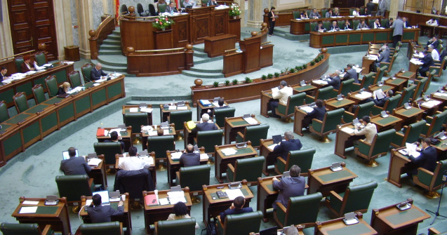 Senat: Cresteri de pensii, adoptate tacit