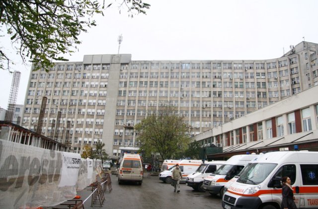 Un barbat s-a aruncat de la etajul 6 al spitalului din Craiova, dupa ce a primit un diagnostic crunt