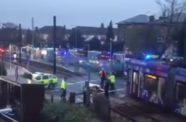 [VIDEO] Tragedie in Londra,dupa ce un tramvai s-a rasturnat. Mai multe persoane au murit